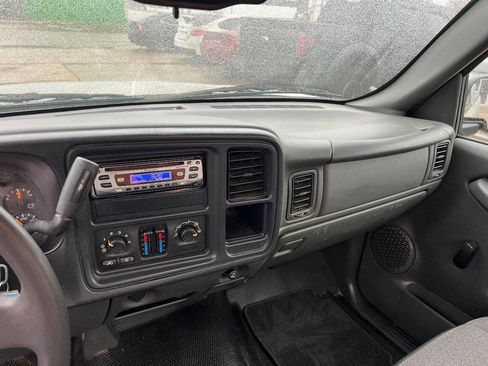 Used 2005 Chevrolet Silverado 1500 W/T image 11