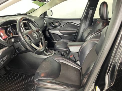 Used 2017 Jeep Cherokee Trailhawk w/ Comfort/Convenience Group image 2