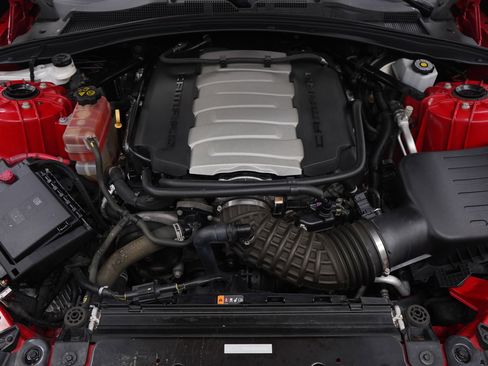 Used 2018 Chevrolet Camaro SS image 33