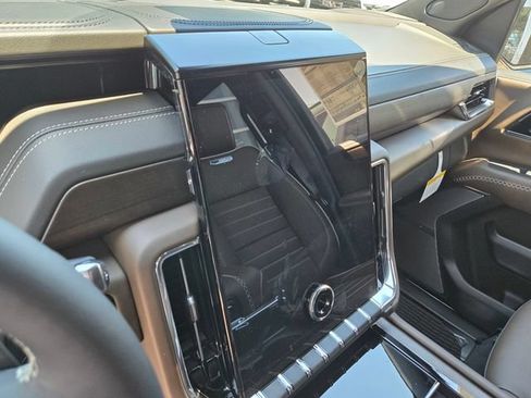 New 2026 GMC Yukon Denali Ultimate AWD/4WD image 13