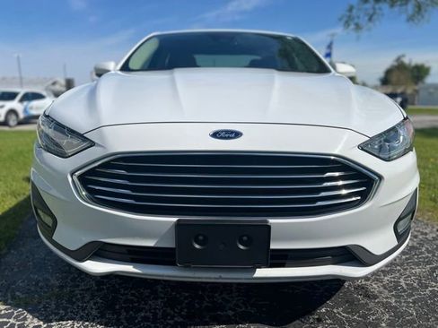 Used 2020 Ford Fusion SE w/ Equipment Group 151A FWD image 3