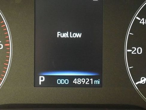 Used 2025 Toyota Corolla LE FWD image 4