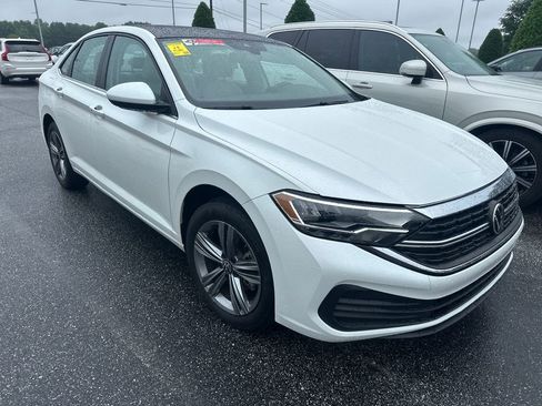 Used 2023 Volkswagen Jetta SE FWD image 5