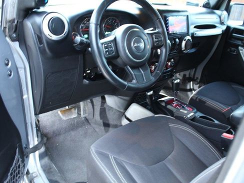 Used 2013 Jeep Wrangler Unlimited Sahara w/ Connectivity Group AWD/4WD image 19