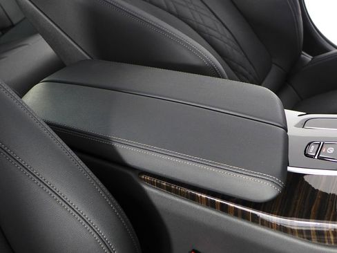 Certified 2023 BMW 530e w/ Convenience Package image 16