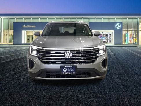 Certified 2025 Volkswagen Atlas SEL image 22