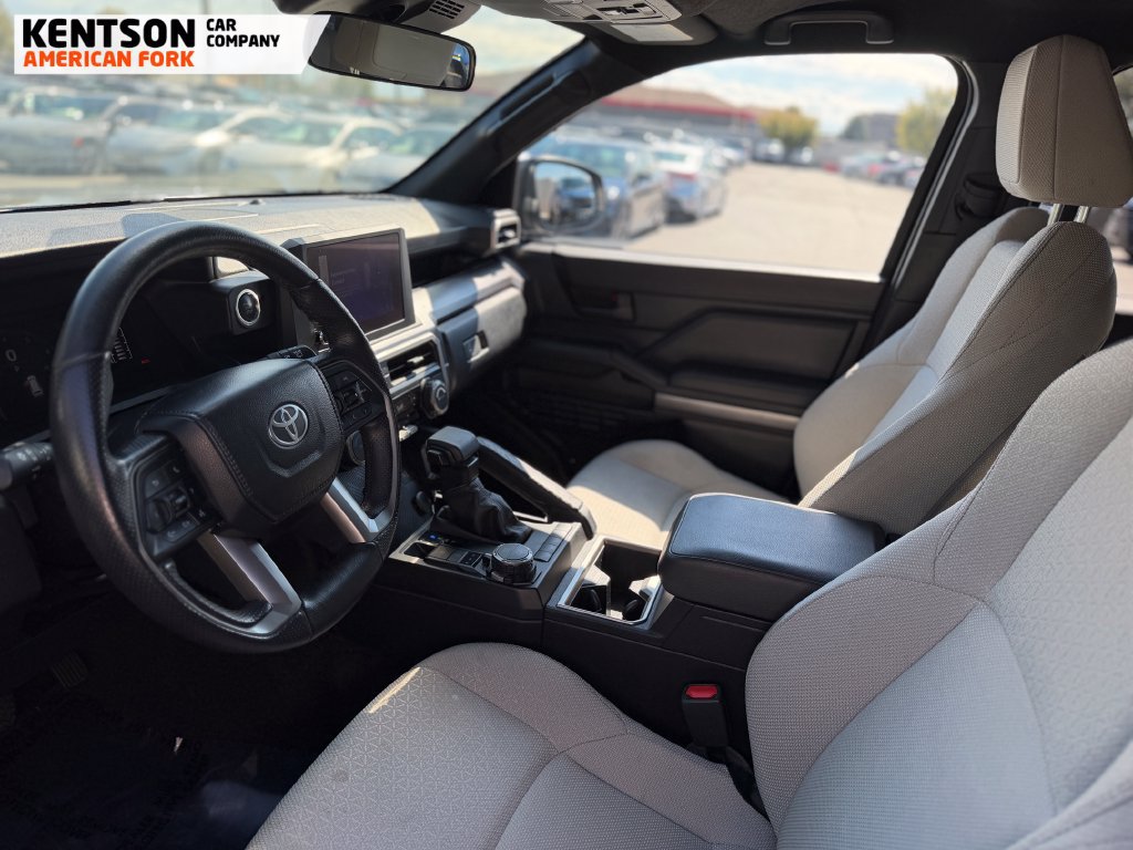 Used 2025 Toyota 4Runner SR5 AWD/4WD image 29