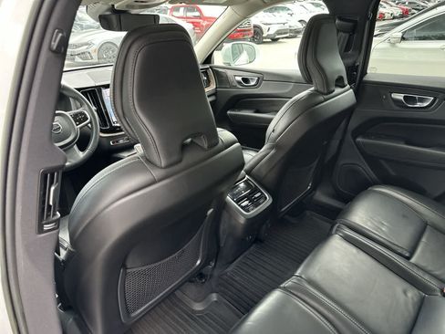 Used 2023 Volvo XC60 B5 Ultimate w/ Protection Package Premier FWD image 18
