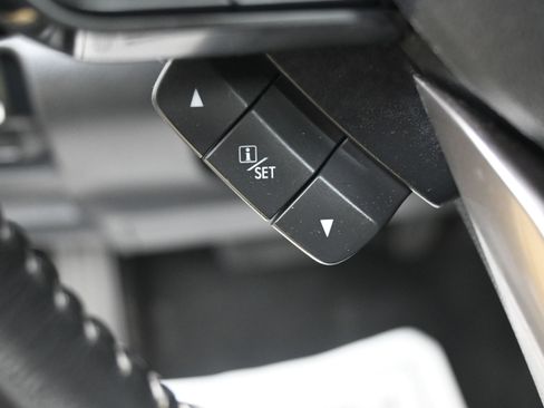 Used 2023 Subaru Forester Premium AWD/4WD image 22