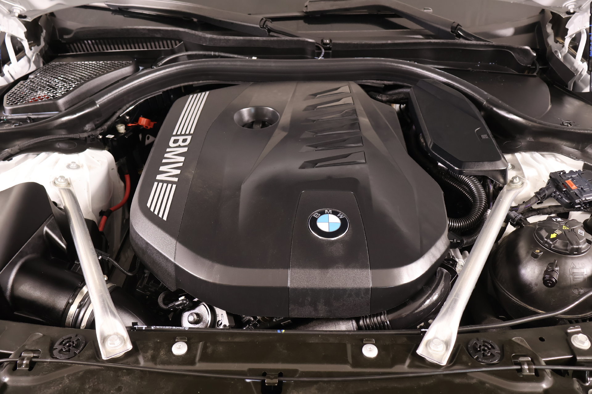 Used 2026 BMW 540i xDrive w/ M Sport Package AWD/4WD image 21