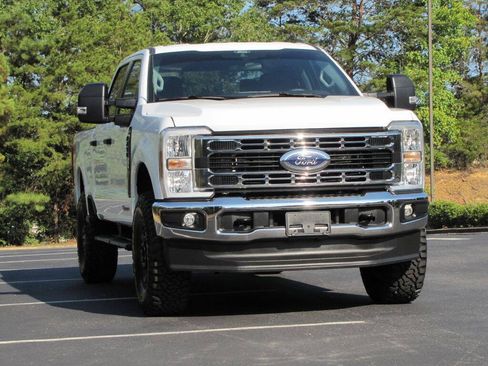 Used 2025 Ford F250 XLT w/ FX4 Off-Road Package AWD/4WD image 9