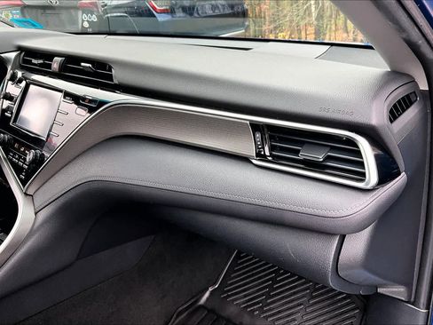 Certified 2018 Toyota Camry SE w/ Protection Package (Q2) image 16
