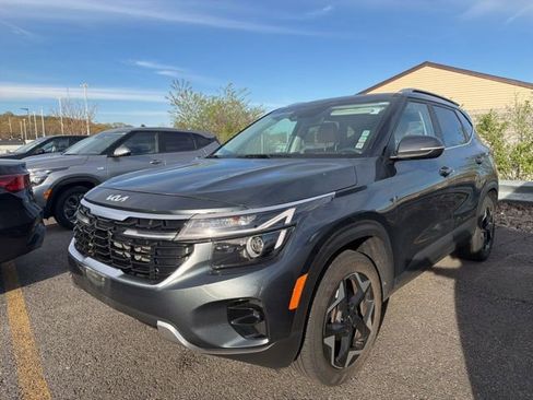 Used 2024 Kia Seltos EX AWD/4WD image 1