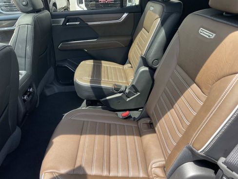 New 2027 GMC Acadia Denali Ultimate FWD image 24