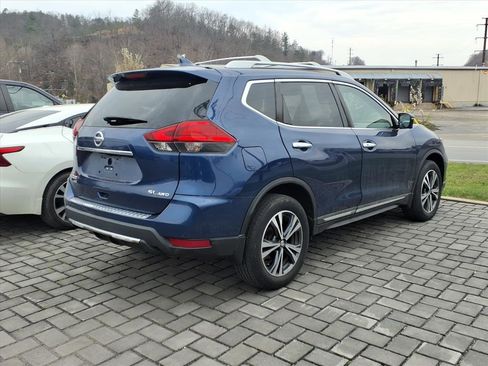 Used 2017 Nissan Rogue SL w/ SL Premium Package image 3