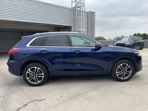 Used 2025 Audi Q5 Premium Plus w/ Premium Plus AWD/4WD image 4