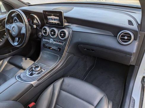 Used 2018 Mercedes-Benz GLC 300 4MATIC image 23