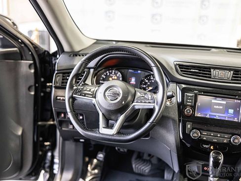 Used 2020 Nissan Rogue SV image 37