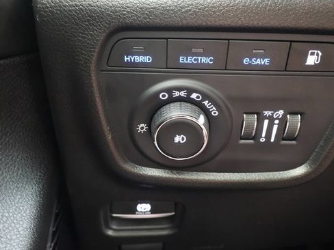 Used 2023 Jeep Grand Cherokee Overland w/ Advanced Protech Group III image 18