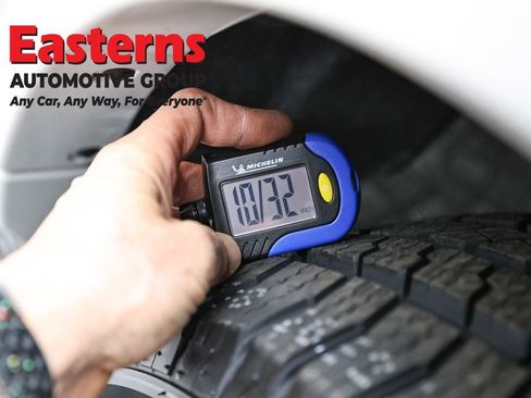 Used 2024 Nissan Armada SL w/ Captain's Chairs Package image 33