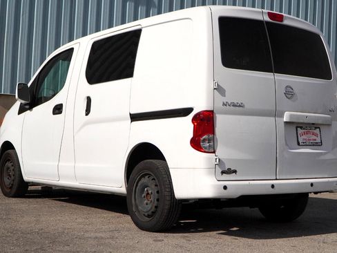 Used 2020 Nissan NV200 SV w/ Sliding Glass Door Package image 17