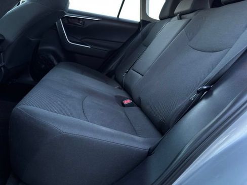 Used 2019 Toyota RAV4 LE w/ Carpet Mat Package AWD/4WD image 8