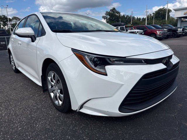 Used 2025 Toyota Corolla LE FWD image 4