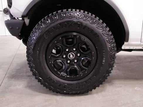 Used 2022 Ford Bronco Wildtrak image 10