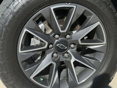 Certified 2023 Chevrolet Tahoe Z71 w/ Luxury Package image 8