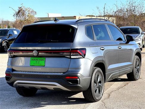 Used 2025 Volkswagen Taos S image 8