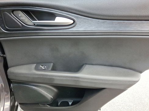 Used 2022 Alfa Romeo Stelvio Sprint image 14