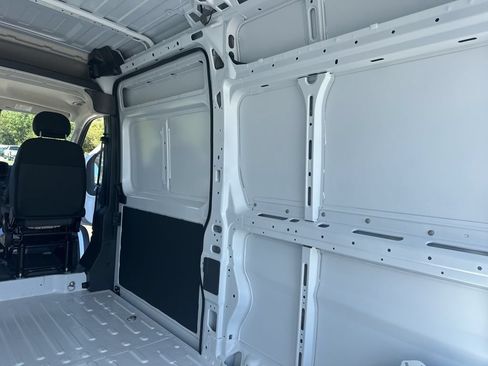 New 2025 RAM ProMaster 2500 w/ Convenience Group FWD image 27