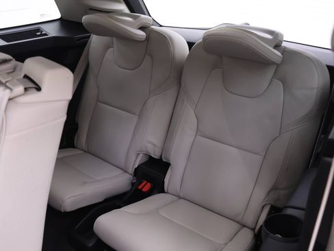 Used 2025 Volvo XC90 T8 Ultra w/ Protection Package Premier AWD/4WD image 16