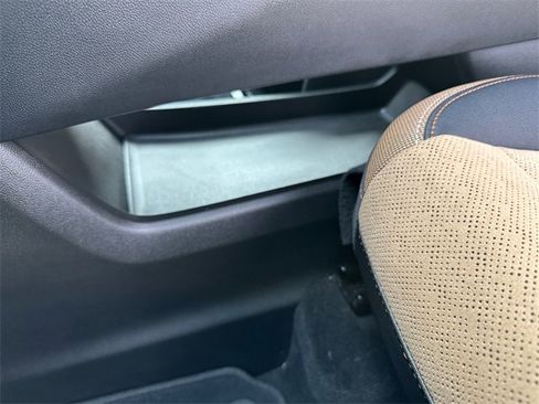 Used 2025 Chevrolet Equinox ACTIV image 31