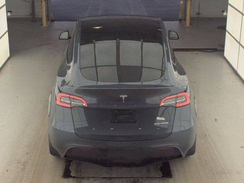 Used 2022 Tesla Model Y Long Range image 14