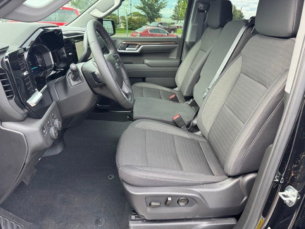 Used 2026 Chevrolet Silverado 1500 RST w/ RST Select Package AWD/4WD image 8