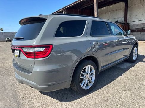 Used 2023 Dodge Durango R/T RWD image 5