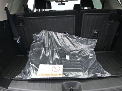 Used 2025 Nissan Pathfinder Platinum AWD/4WD image 34