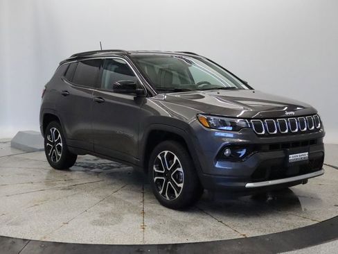 Certified 2022 Jeep Compass Limited image 9
