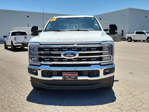 Used 2024 Ford F250 Lariat AWD/4WD image 3