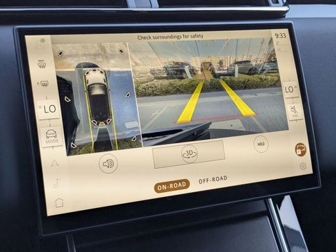 New 2026 Land Rover Range Rover Velar Dynamic SE image 13