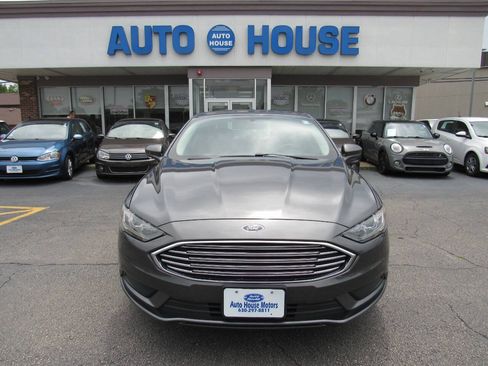 Used 2017 Ford Fusion SE w/ Fusion SE Technology Package FWD image 34