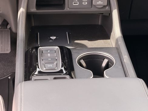 Used 2023 Honda Pilot Touring image 18