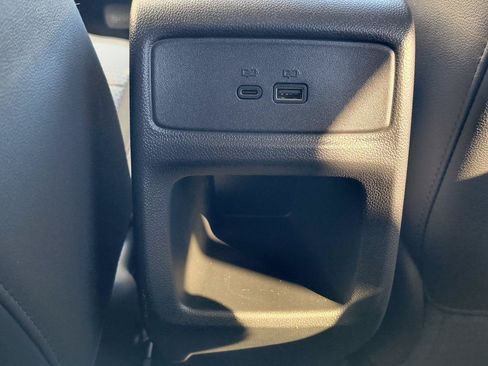 Used 2024 Chevrolet Trax LT w/ Sunroof Package FWD image 12