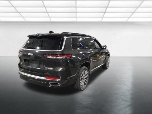Used 2024 Jeep Grand Cherokee L Summit AWD/4WD image 5