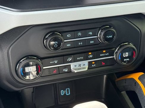 Used 2023 Ford Bronco Badlands w/ Sasquatch Package AWD/4WD image 25