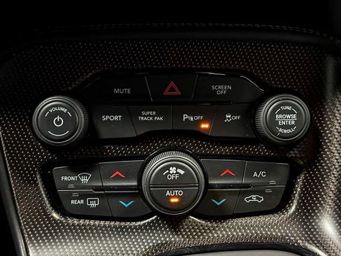 Used 2020 Dodge Challenger R/T RWD image 37