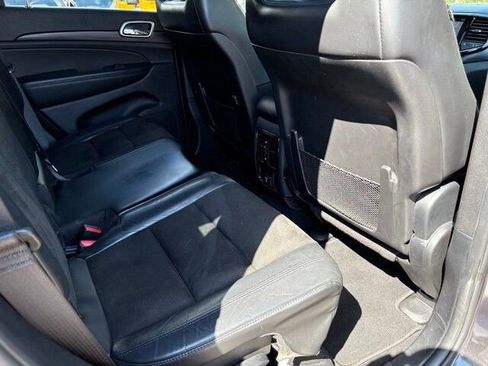 Used 2019 Jeep Grand Cherokee Altitude image 28