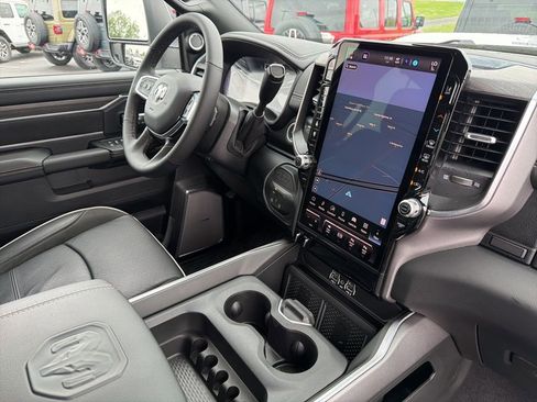New 2026 RAM 3500 Laramie AWD/4WD image 29