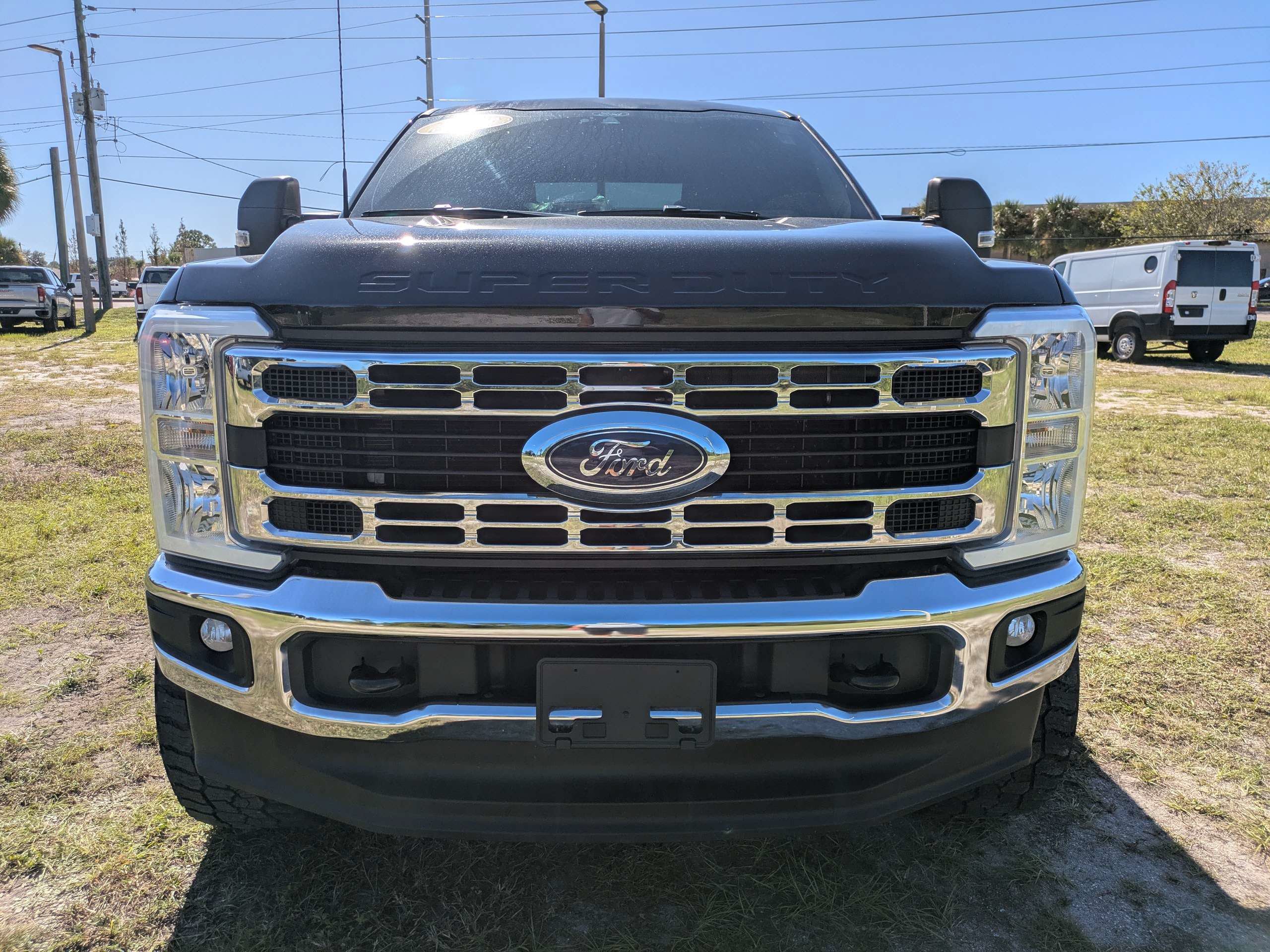 Used 2025 Ford F250 XLT w/ FX4 Off-Road Package AWD/4WD image 9